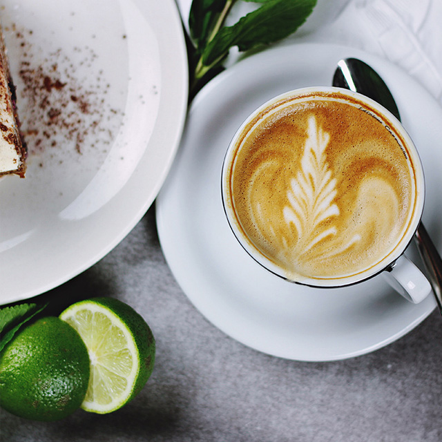 Isku qas budada kafeega ee Cappuccino 700g